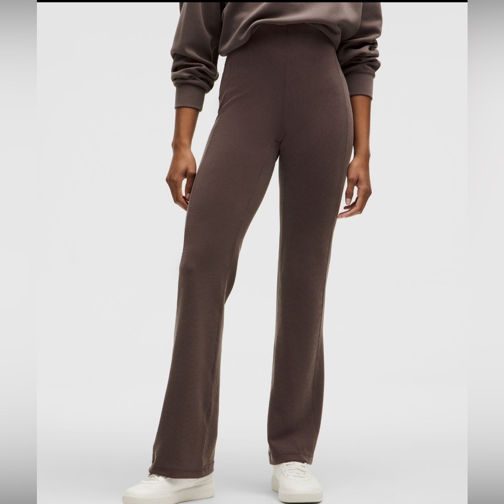 Ribbed flare softstreme Lululemon pant (6)